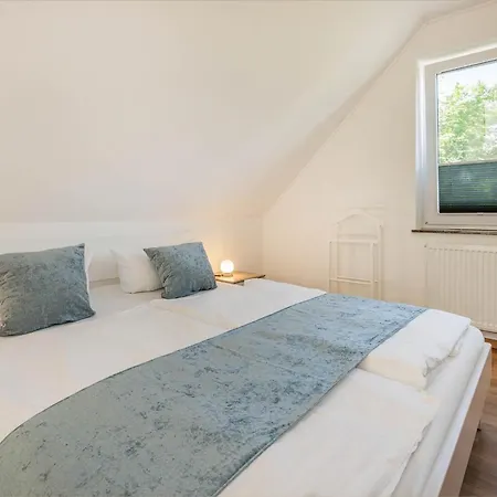 Sandhase Og Apartment
